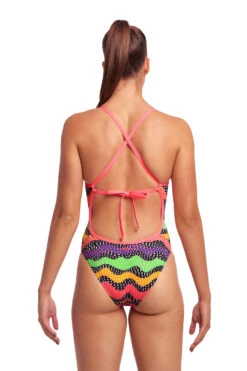 Funkita Damen Badeanzug Worm Burner Tie Me Tight -Schwimmbekleidungs Geschäft Funkita Damen Badeanzug Worm Burner Tie Me Tight 805 03