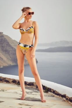 Santorini Sun Schalen-Bikini -Schwimmbekleidungs Geschäft bikini gelb weiss schwarz fuerstenberg santorini 278 50446 4